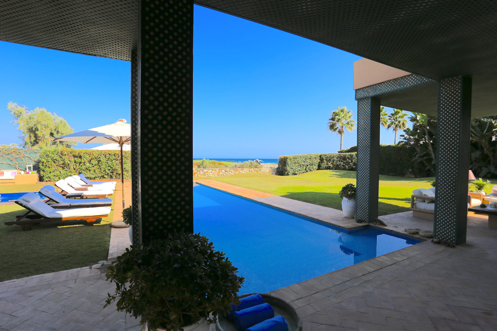 Villa for rent in Estepona